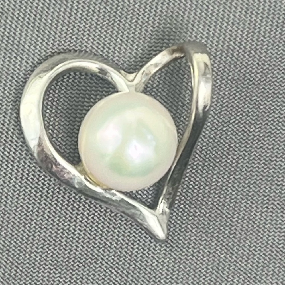 14k White Gold Heart Pearl Pendant